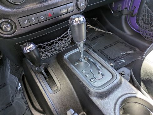 Used 2016 Jeep Wrangler Unlimited Sahara image 12