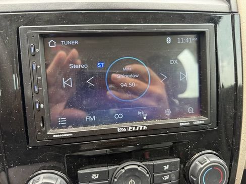 Used 2011 Ford Escape XLS w/ 101A Rapid Spec Order Code FWD image 18