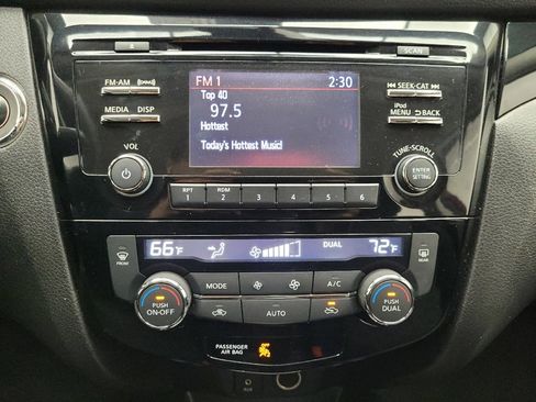 Used 2018 Nissan Rogue Sport SV image 25