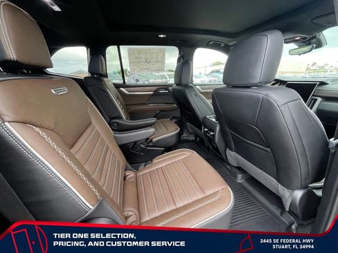 New 2026 GMC Acadia Denali Ultimate w/ LPO, Floor Liner Package AWD/4WD image 19