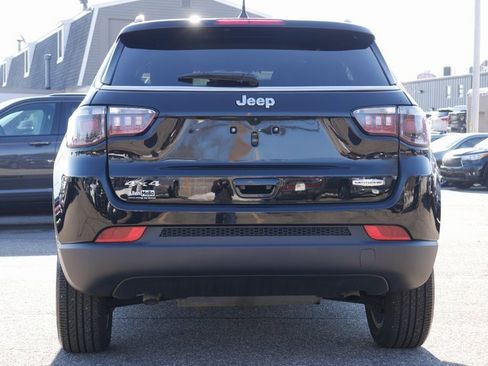 Used 2024 Jeep Compass Latitude image 5