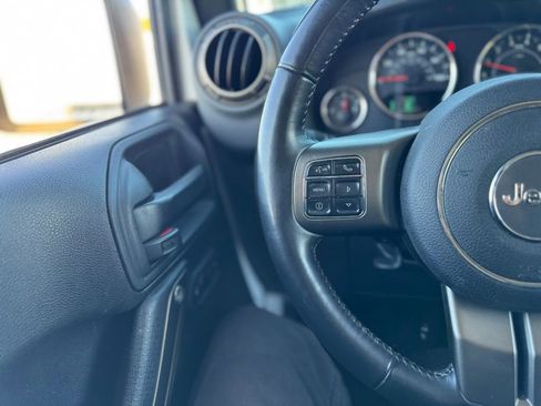 Used 2018 Jeep Wrangler Unlimited Sport image 7