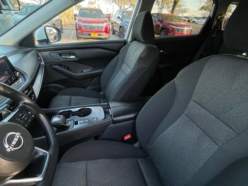 Used 2024 Nissan Rogue SV image 24