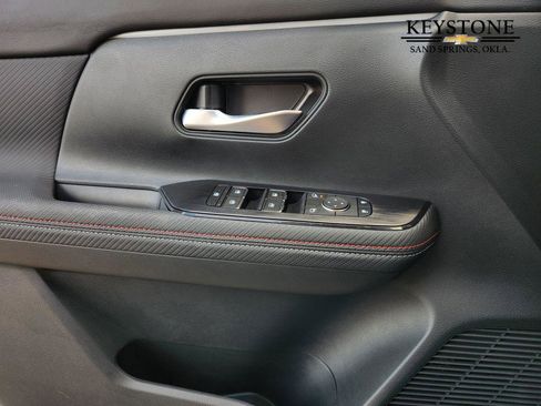 Used 2025 Nissan Kicks SR image 24