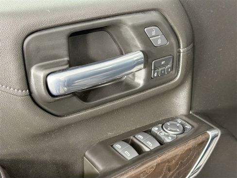 Used 2021 GMC Sierra 2500 Denali w/ Denali Black Diamond Edition image 17