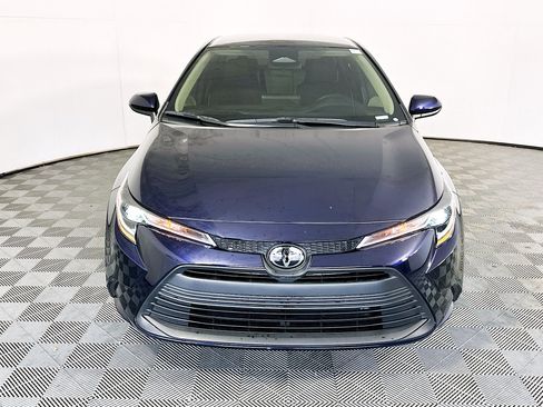 Used 2025 Toyota Corolla LE FWD image 8