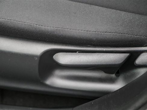 Used 2023 Toyota Corolla LE image 21