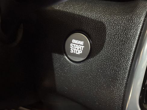 Certified 2022 Kia Sorento SX image 23