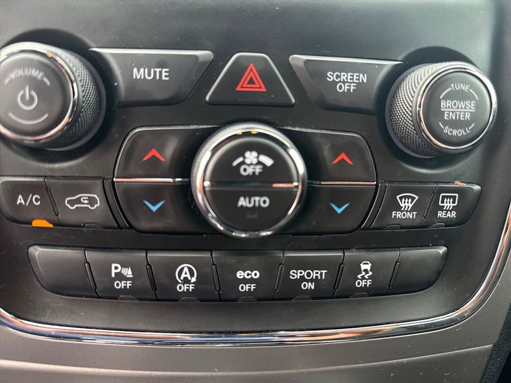 Used 2021 Jeep Grand Cherokee Laredo AWD/4WD image 14