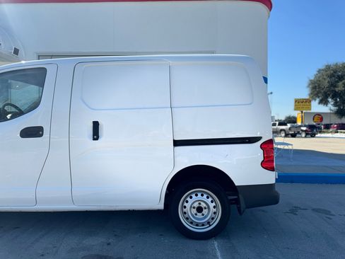 Used 2020 Nissan NV200 S image 19