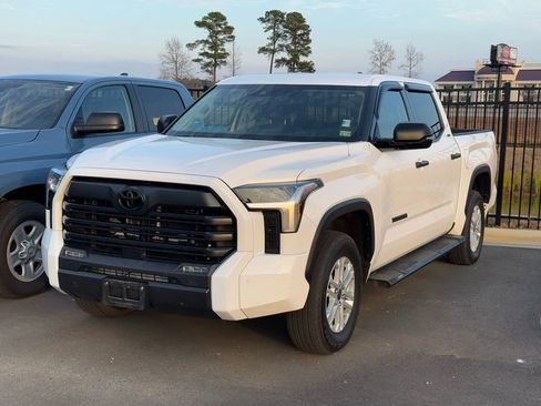 Used 2023 Toyota Tundra SR5 w/ SR5 Convenience Package image 3