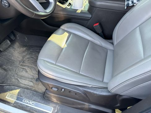 Used 2021 GMC Yukon SLT w/ SLT Luxury Package image 9