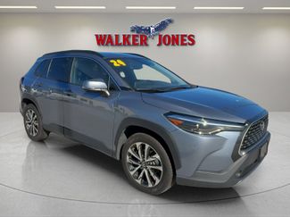 Used 2024 Toyota Corolla Cross XLE video 1