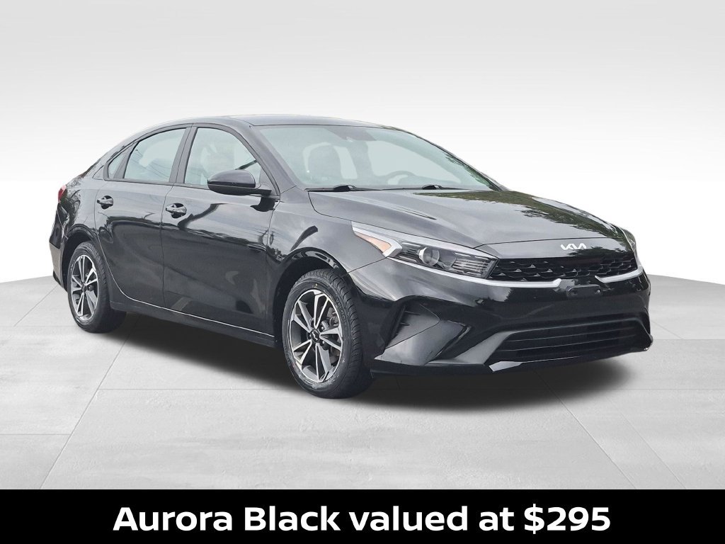 Used 2023 Kia Forte LXS FWD image 4