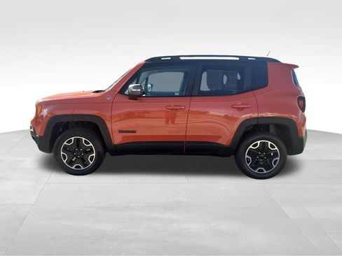 Used 2017 Jeep Renegade Trailhawk image 3