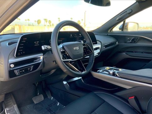 New 2025 Cadillac Lyriq Luxury image 9