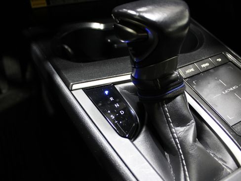 Used 2021 Lexus UX 250h w/ Premium Package image 22