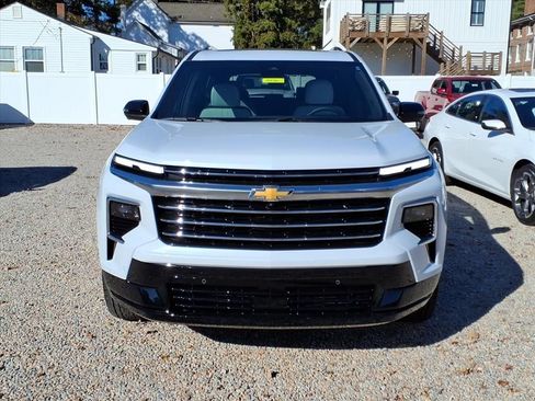 New 2026 Chevrolet Traverse High Country image 2