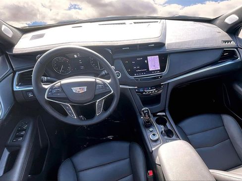 Certified 2025 Cadillac XT5 Premium Luxury image 7