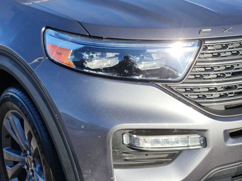 Used 2022 Ford Explorer XLT w/ Equipment Group 202A image 10