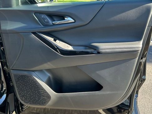 Used 2025 Chevrolet Equinox LT image 9