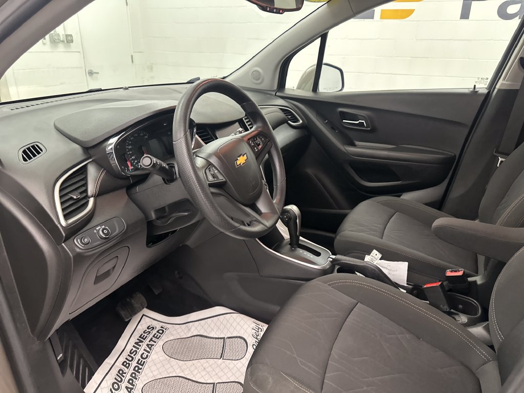 Used 2020 Chevrolet Trax LT FWD image 20
