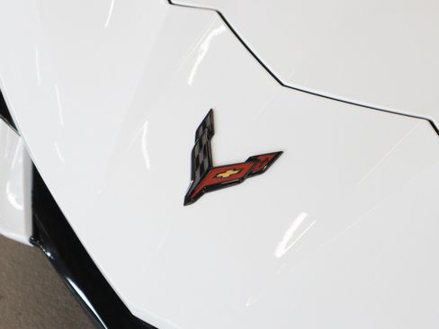 Used 2025 Chevrolet Corvette Stingray Preferred Cpe w/ 2LT RWD image 33
