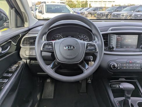 Used 2020 Kia Sorento LX image 15