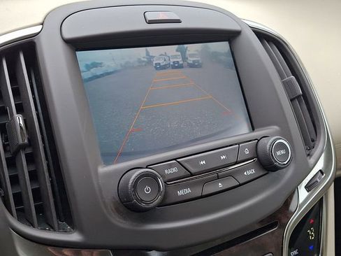 Used 2015 Buick LaCrosse FWD image 17