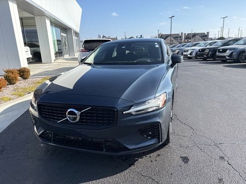 Used 2022 Volvo S60 T8 R-Design Expression w/ Advanced Package image 7