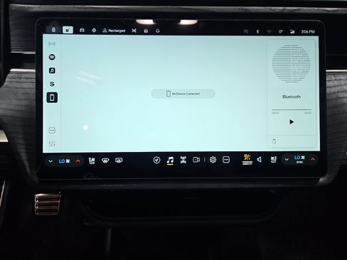 Used 2023 Rivian R1S Adventure AWD/4WD image 13