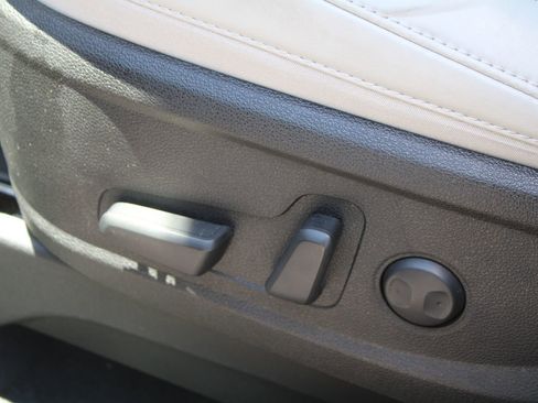 Certified 2024 Kia Telluride S w/ S Sunroof Package FWD image 23