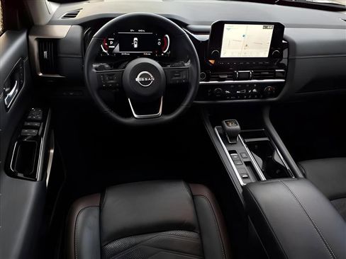 Used 2024 Nissan Pathfinder Platinum w/ Cargo Package image 9