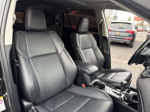 Used 2017 Toyota RAV4 Limited image 15