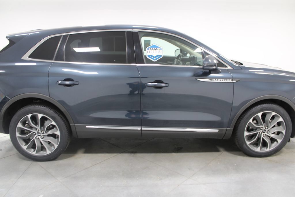 Used 2023 Lincoln Nautilus Reserve AWD/4WD image 11