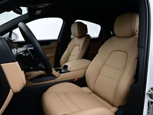 New 2026 Porsche Cayenne Coupe image 5