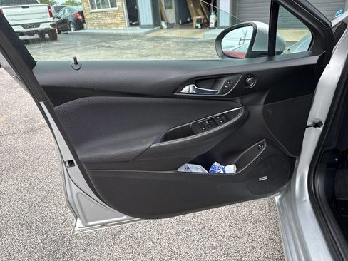 Used 2017 Chevrolet Cruze LT w/ Sun And Sound Package image 11