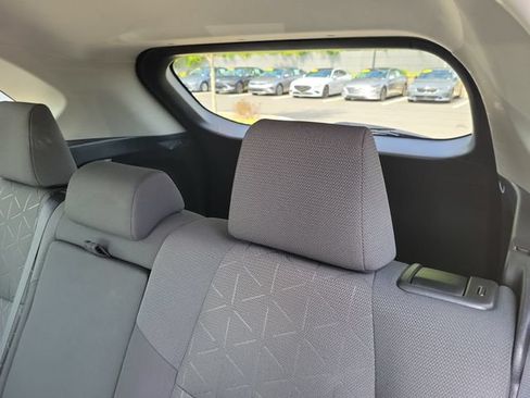 Used 2021 Toyota RAV4 XLE FWD image 18