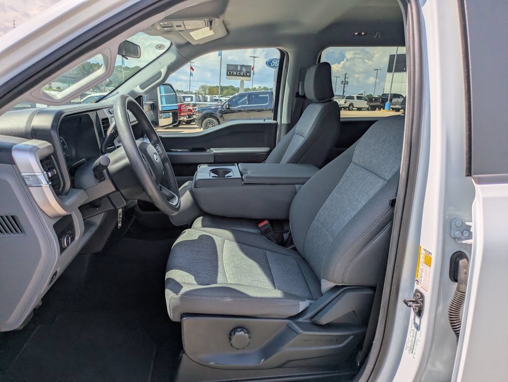 Used 2024 Ford F250 XL w/ STX Appearance Package AWD/4WD image 5