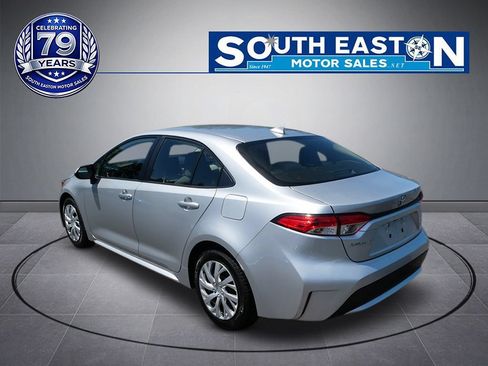 Used 2021 Toyota Corolla LE FWD image 5