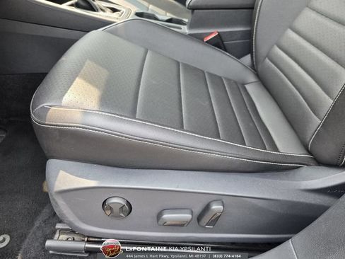 Used 2024 Volkswagen Jetta SE FWD image 21