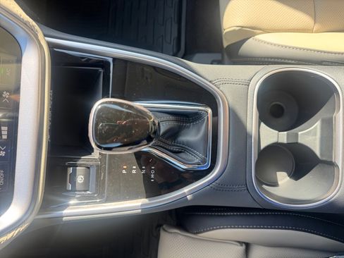 Used 2025 Subaru Outback Limited image 20