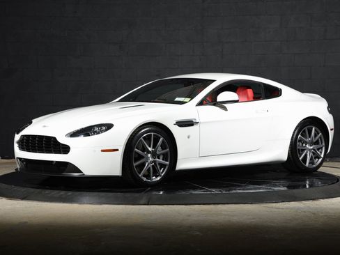 Used 2013 Aston Martin V8 Vantage Coupe image 8