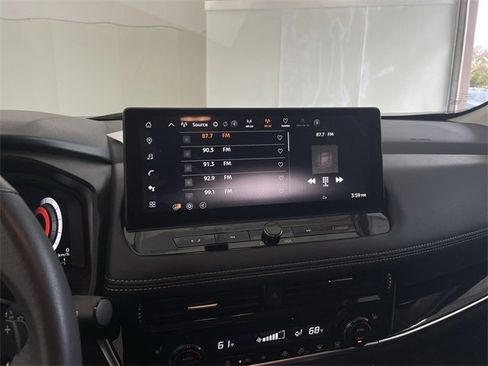 Certified 2024 Nissan Rogue SL image 26