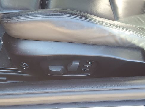 Used 2013 BMW M3 Convertible w/ Premium Pkg image 17