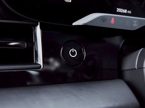 Used 2021 Porsche Taycan 4S image 52