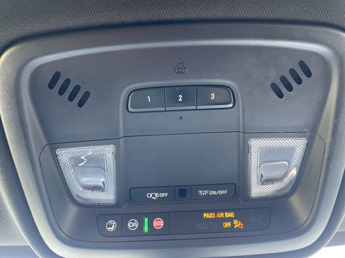 Used 2022 Chevrolet Traverse LT AWD/4WD image 41