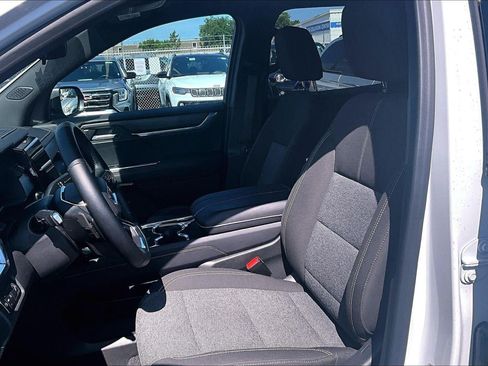 Used 2025 GMC Acadia Elevation FWD image 22