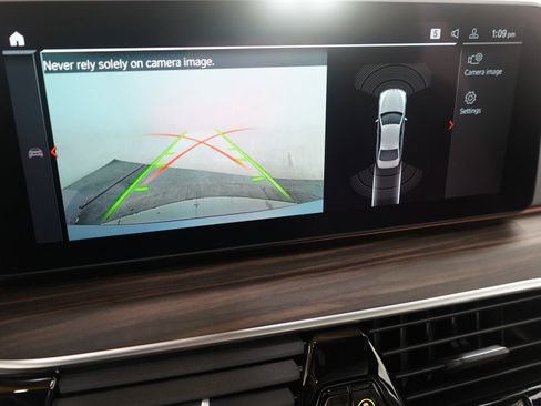 Used 2021 BMW 530i xDrive 530i xDrive w/ Convenience Package image 26