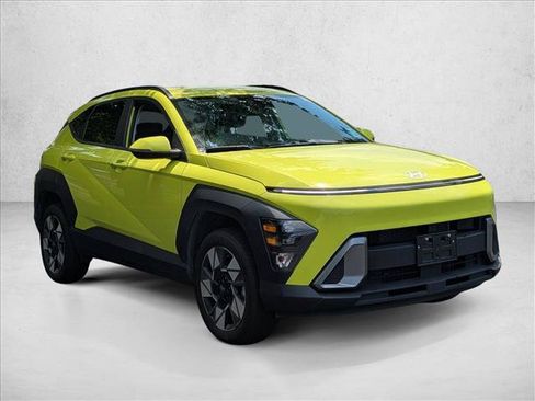 Used 2024 Hyundai Kona SEL AWD/4WD image 3